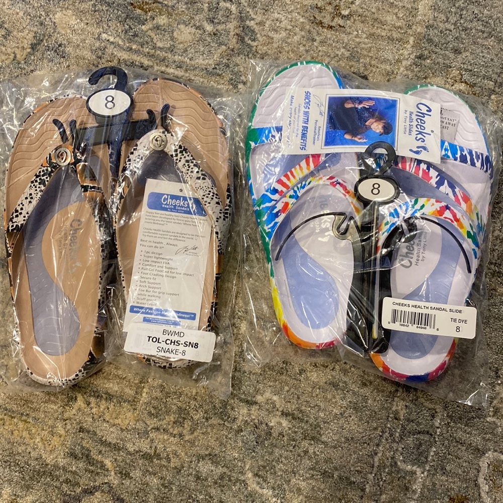 Snake print and rainbow size 8